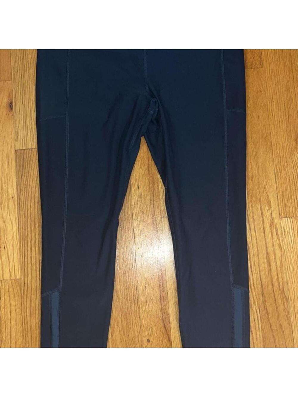 Mondetta Women's Navy and Black Legging